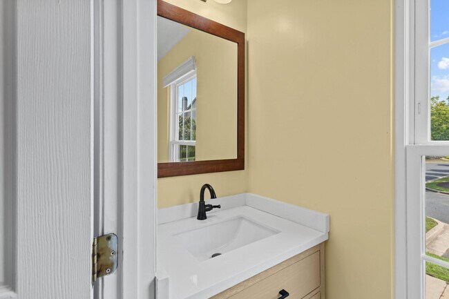 Building Photo - 5411 Castlestone Dr