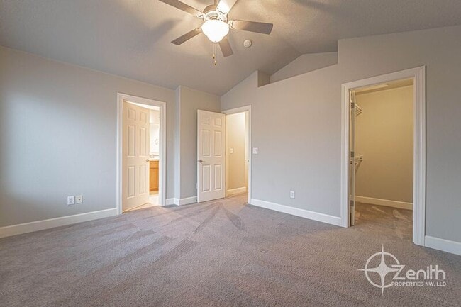 Building Photo - 8108 NE 35th Ave