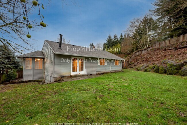 Building Photo - Three Bedroom Plus Bonus In West Linn - Sunset!