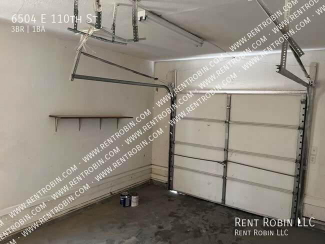 Building Photo - 6504 E 110th St