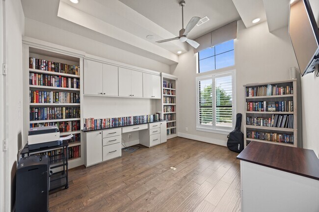Building Photo - 27927 Indigo Ridge Dr