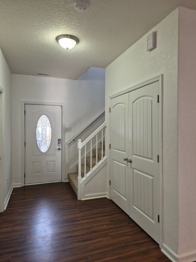 Building Photo - 1723 Fisher Ave