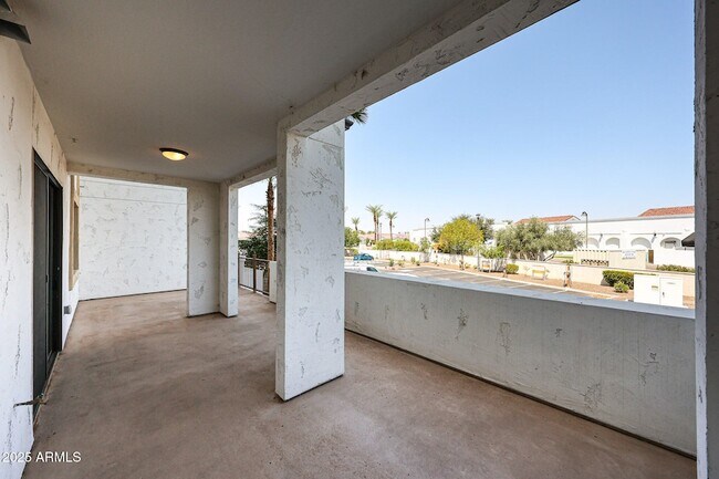 Building Photo - 2511 W Queen Creek Rd