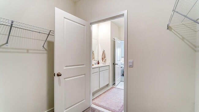 Building Photo - 406 Emily Dr