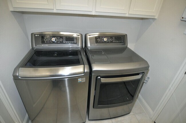 Building Photo - 9948 Haversham Dr