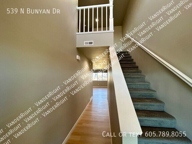 Building Photo - 539 BUNYAN Dr