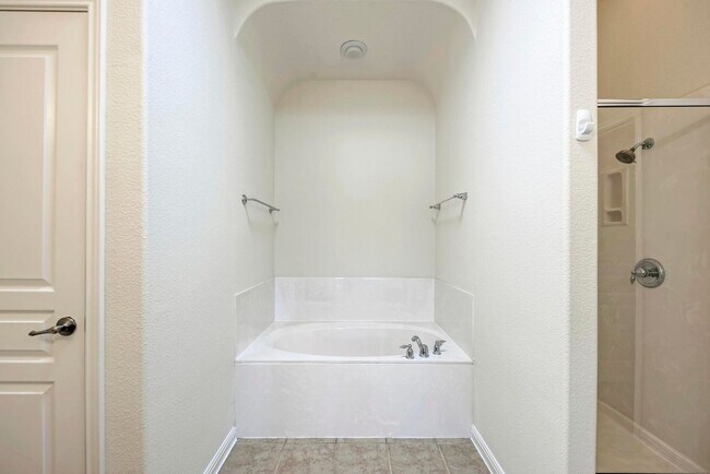 Building Photo - Large home in Pflugerville!  3 car garage - Highland Park Neighborhood