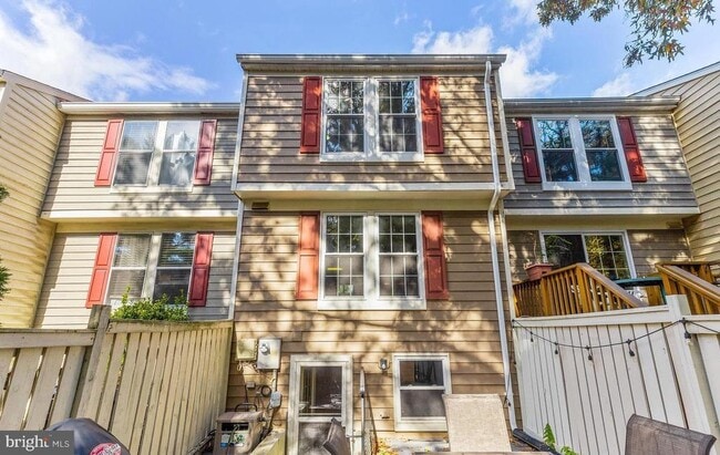 Building Photo - 1679 Fieldthorn Dr