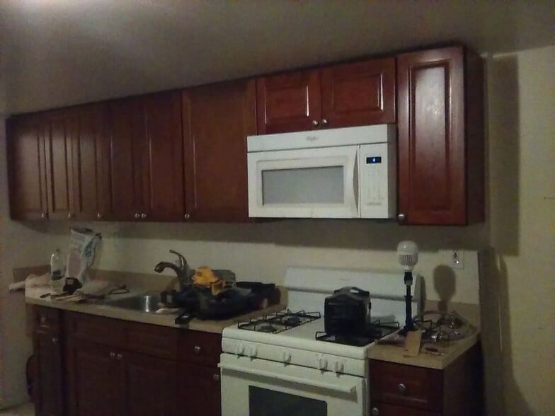 Building Photo - 132 Heald St