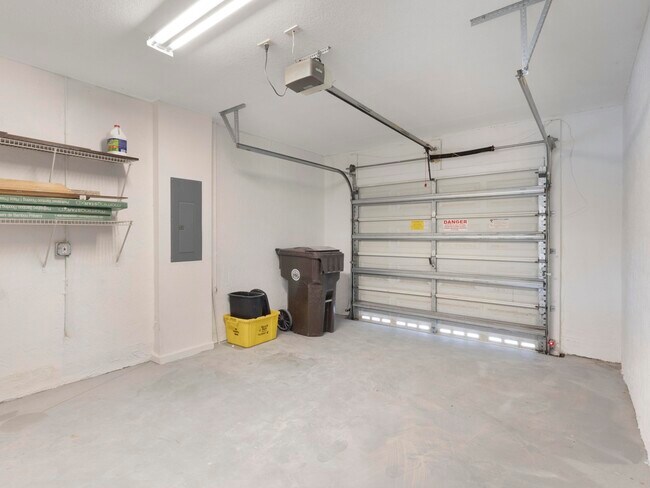 Building Photo - 6219 Eaton St