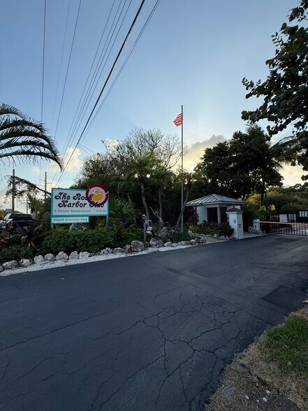 Building Photo - 97652 Overseas Hwy
