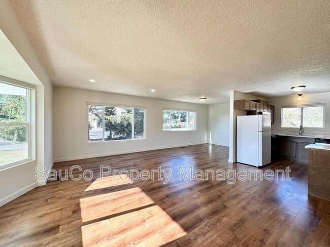 Building Photo - 21965 NW Phillips Rd