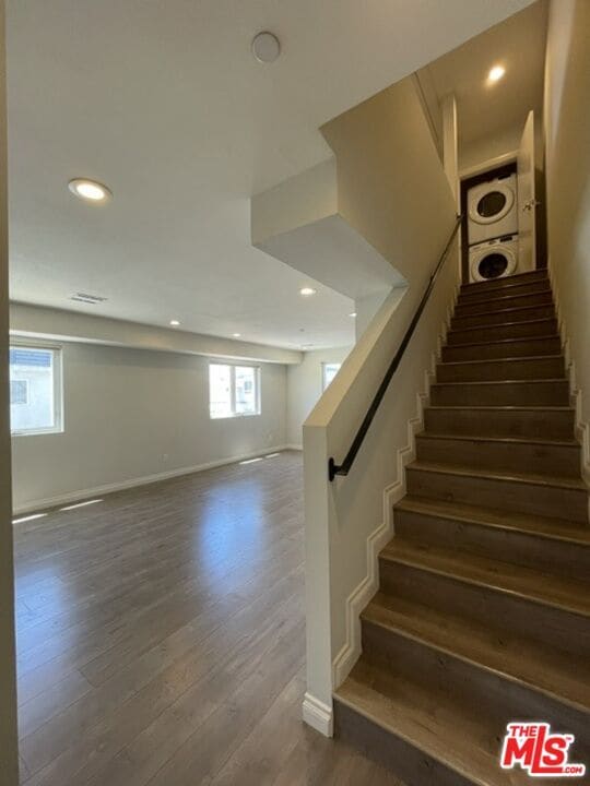 Building Photo - 5733 1/2 Fulcher Ave