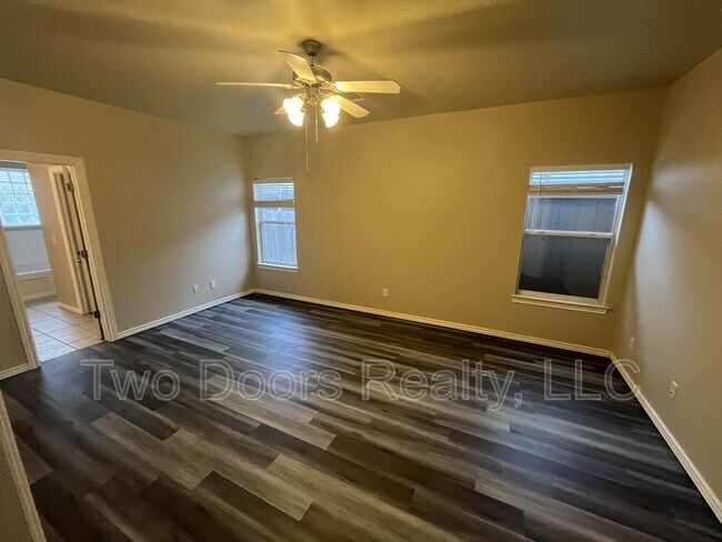 Building Photo - 2321 SW 94th St