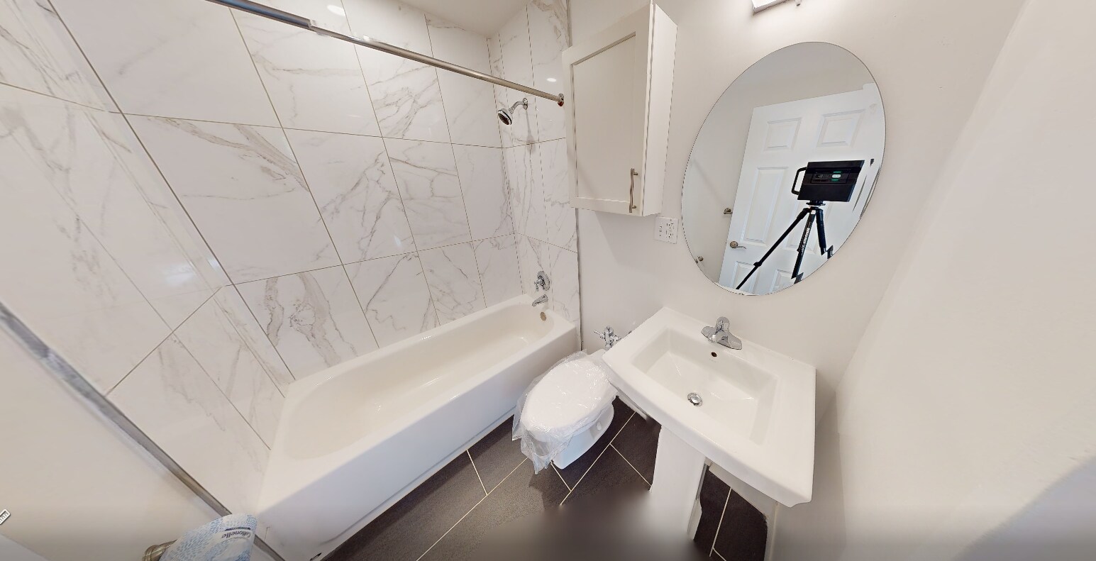 Building Photo - 63 Gordon St