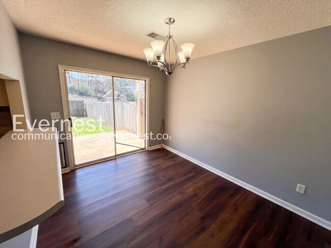 Building Photo - 5016 Cheshire Ct