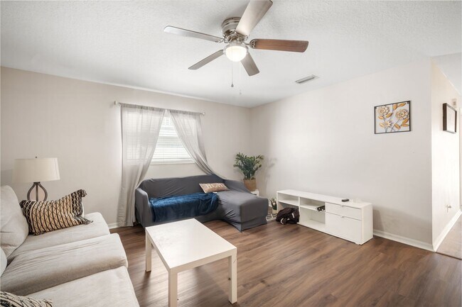 Building Photo - Fully Furnished 3BR/2BA Clearwater Home – ...