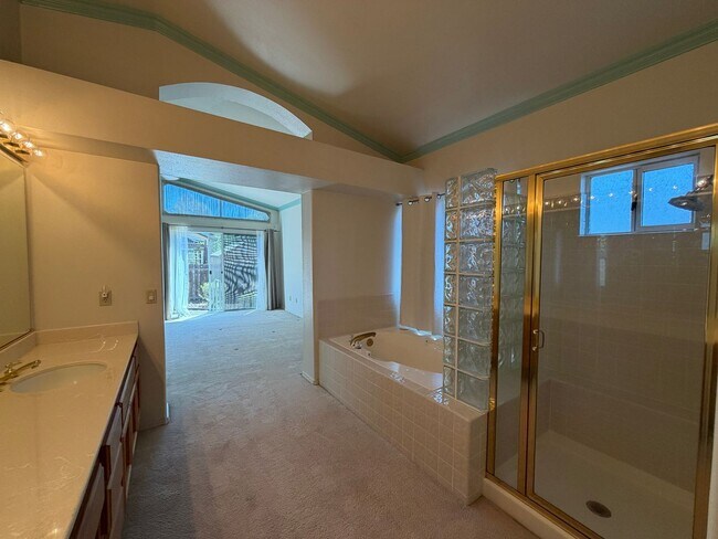Building Photo - 625 Fox Hollow Way
