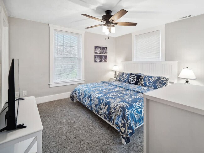 Building Photo - 1610 Cooper Foster Park Rd