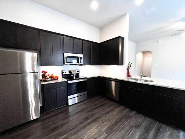 Building Photo - Luxury Duplex | 3 Bed/2 Bath | 1-Story | Covered Deck | Near Randolph AFB & Ft Sam
