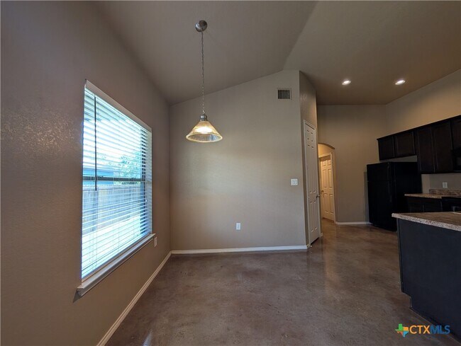 Building Photo - 228 Anne Louise Dr