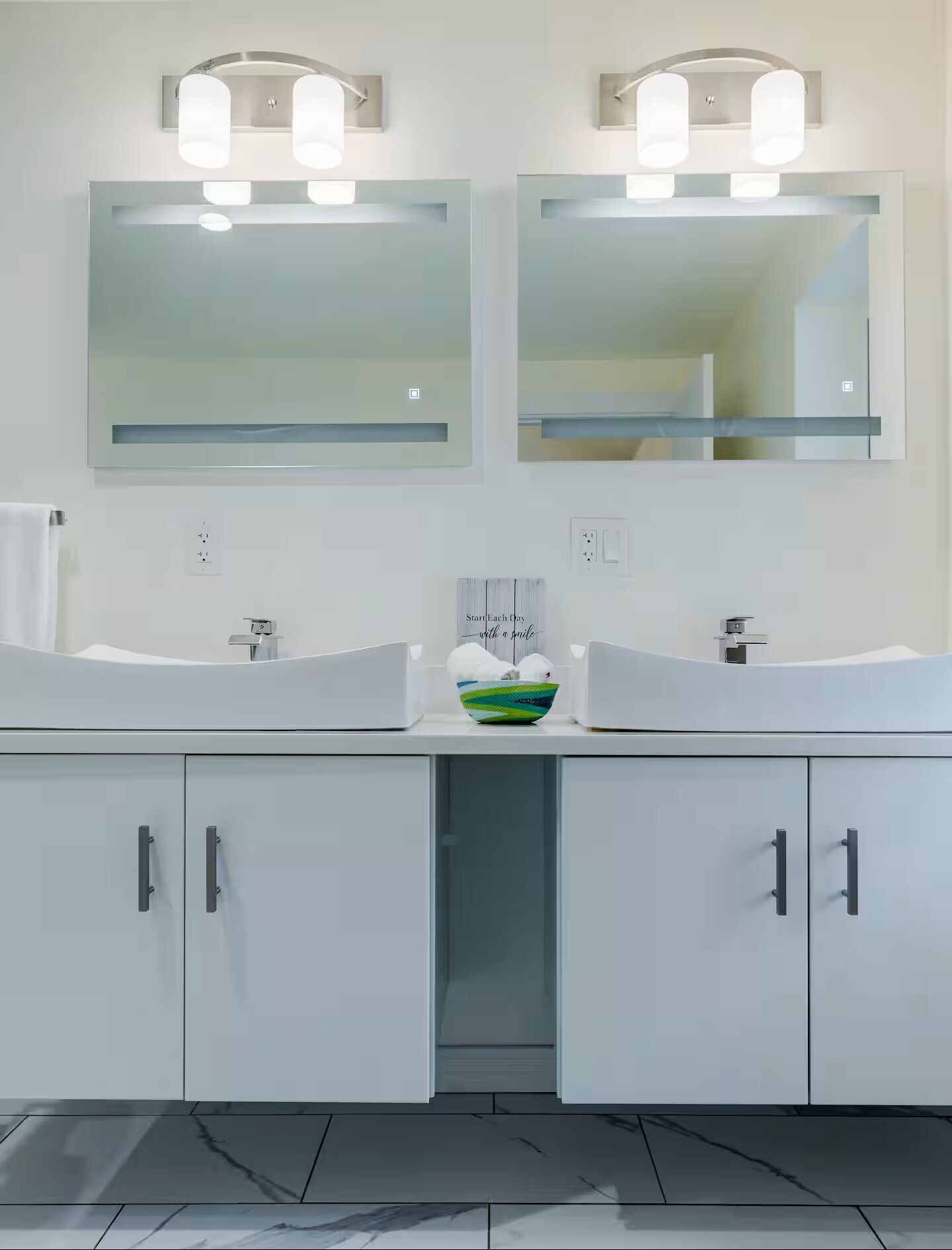 Master Bath - 45 Hawthorne St