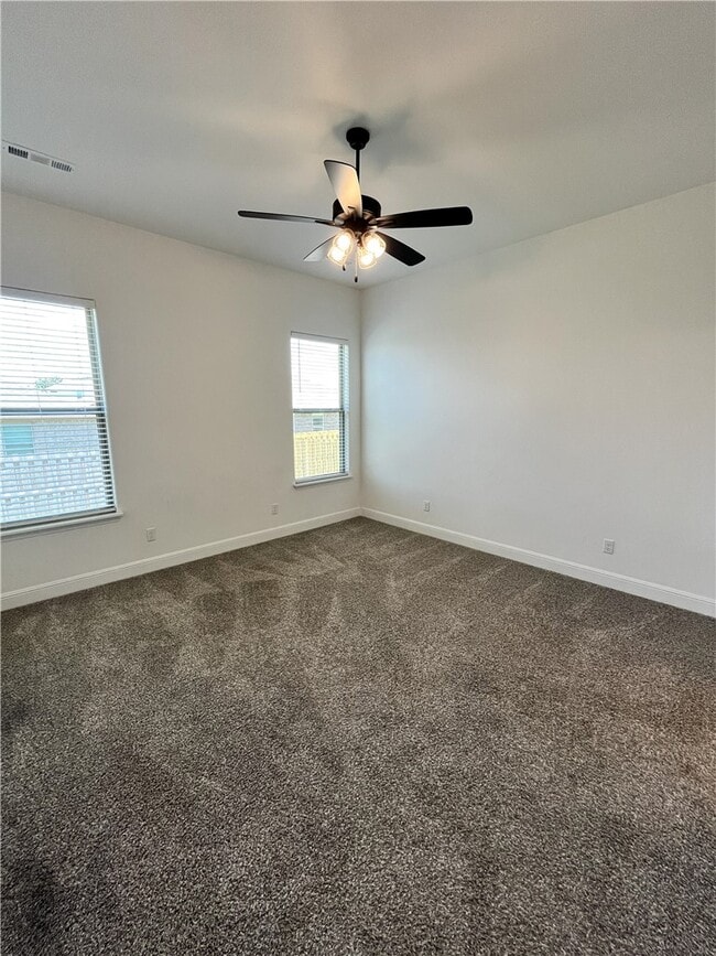 Building Photo - 2060 Periwinkle Pl