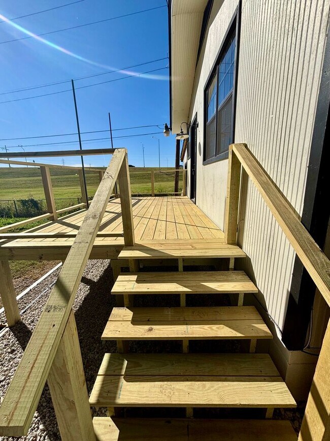 Building Photo - 312 W Queen St