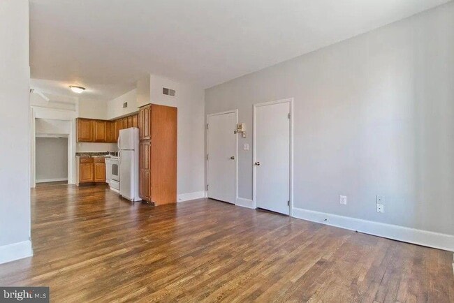 Building Photo - 308 N Market St