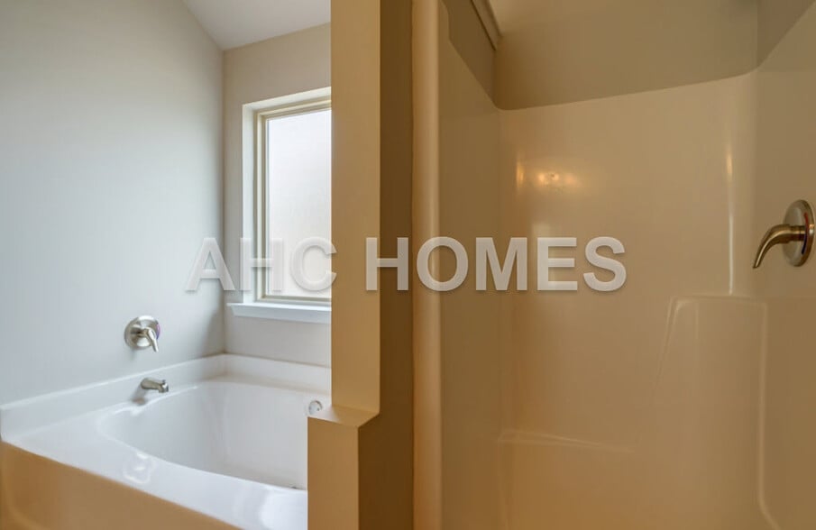 Building Photo - 5244 Halcyon Ct