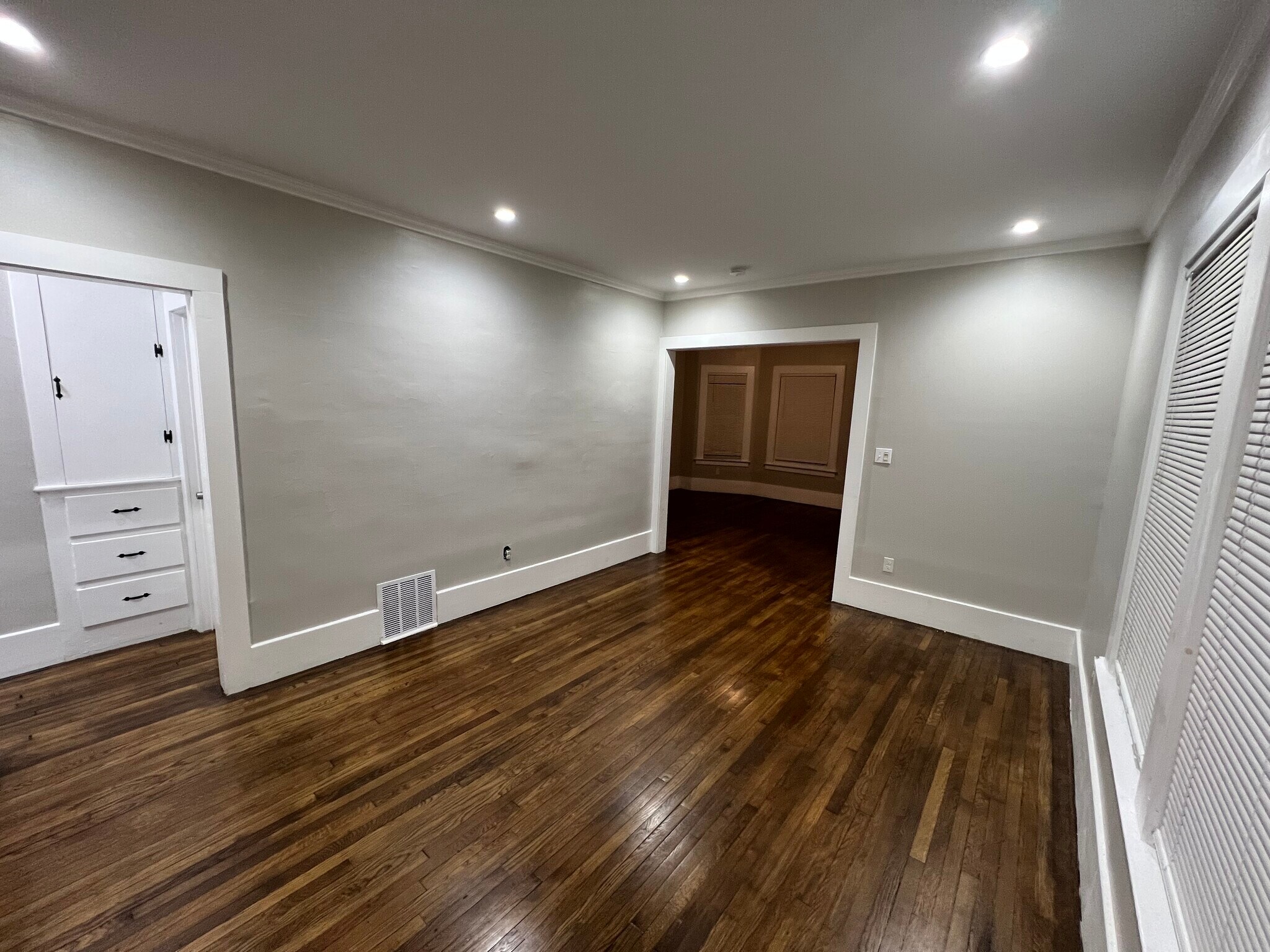 Building Photo - 7426 Dunedin St