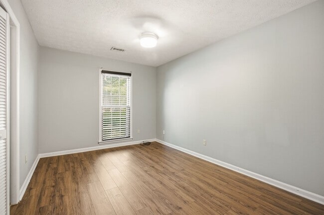 Building Photo - 3942 Ashmore Dr