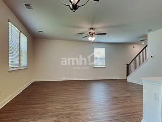 Building Photo - 309 W Cartess