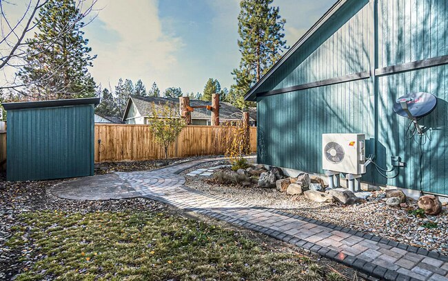 Building Photo - Fantastic 2 Bed/2 Bath with Fully Fenced Backyard - Lodgepole Drive