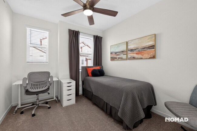 Building Photo - 9695 Browns Peak Cir