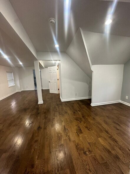 Building Photo - 65 Edgar St