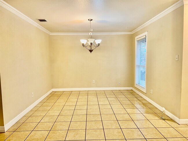 Building Photo - 2134 Rainy River Dr