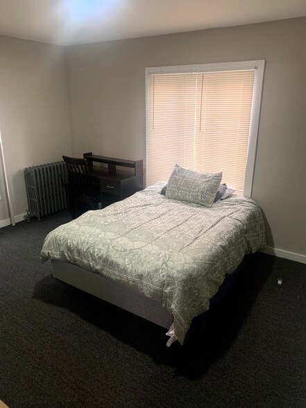 Building Photo - 108 Saint Charles St