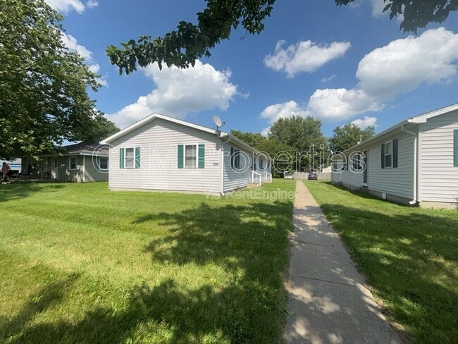 Building Photo - 1912 N Apperson Way