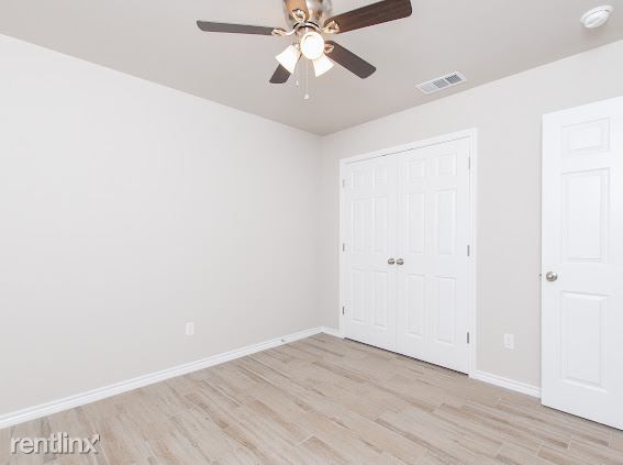 Building Photo - 3 br, 2 bath Duplex - 2541 Leroy Lane B