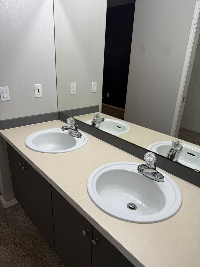 Building Photo - 2Bd/2Ba Kent Condo