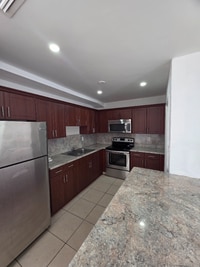 Building Photo - 681 SW 29th Terrace