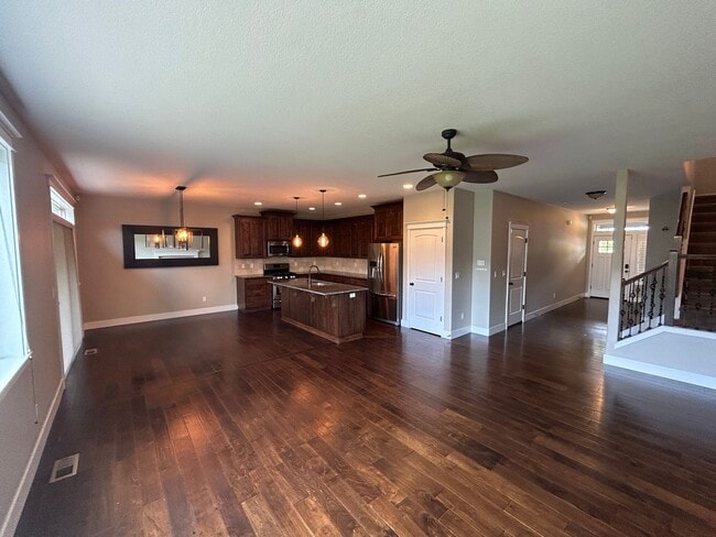 Building Photo - Beautiful 4 Bedroom, 2.5 Bath Home in Newberg- Pet Friendly!
