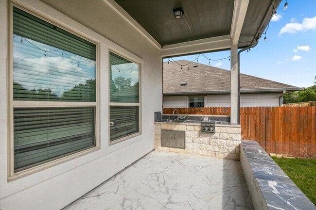 Building Photo - 405 Arrowhead Vine St