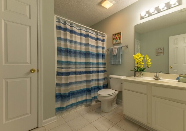 Building Photo - Available Now in Chadwick Shores