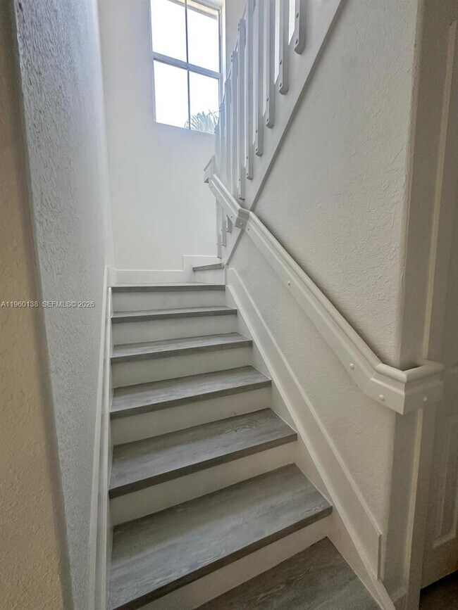 Building Photo - 11362 SW 137th Pl