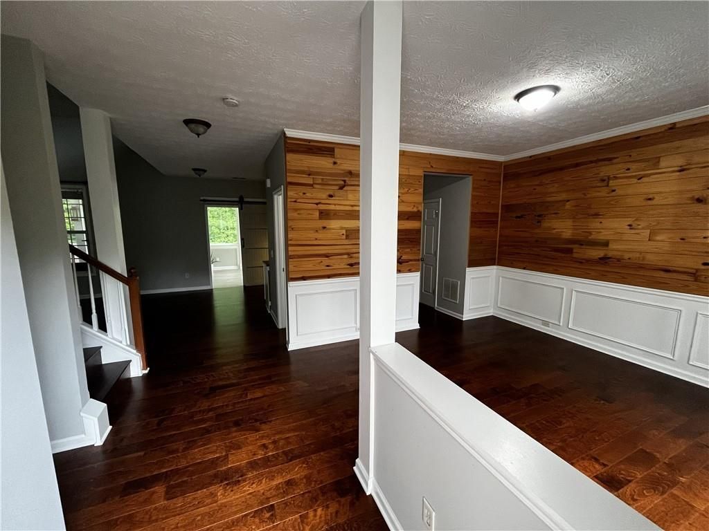 Building Photo - 2258 St Albans Pl