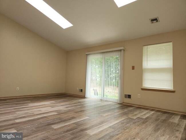 Building Photo - 21 Timberline Dr