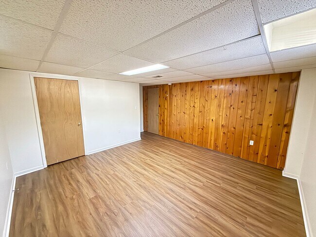 Building Photo - 171 W Patterson Ave