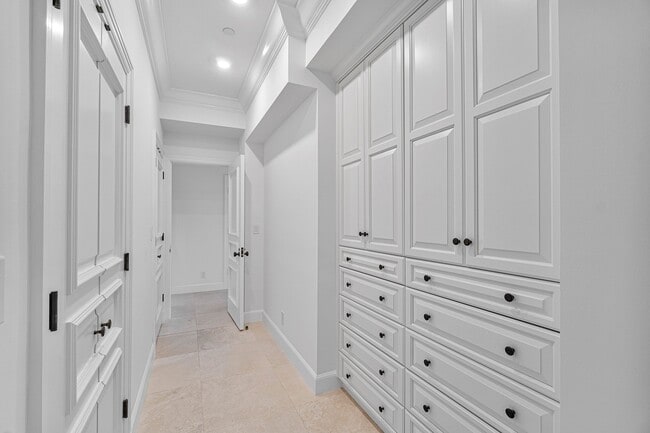 Building Photo - 150 Bradley Pl